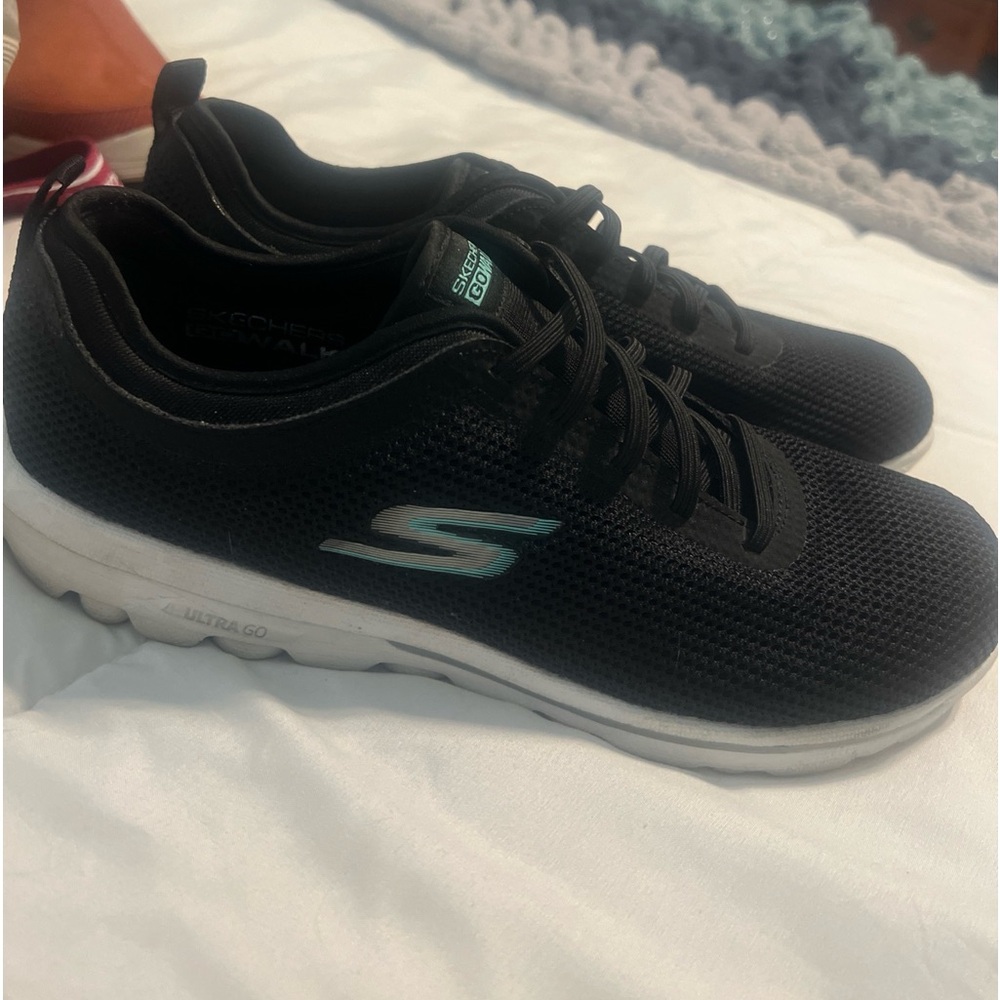 Sketchers ladies running shoes size 9